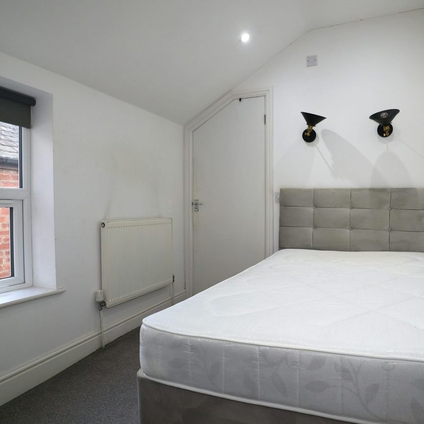 Monks Road, Lincoln, LN2 - Photo 1