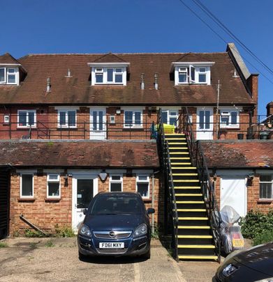 BLETCHLEY- Above High Street - Photo 1