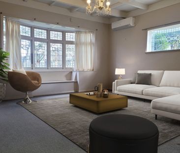 4 bedroom 1.5 bathrooms plus large lounge dining and emormous garage h - Photo 5