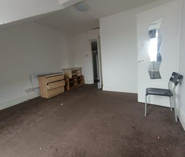 1 Bed Flat, Romford Road, E7 - Photo 4