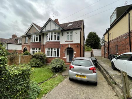 St Chads Drive, Leeds, LS6 - Photo 2