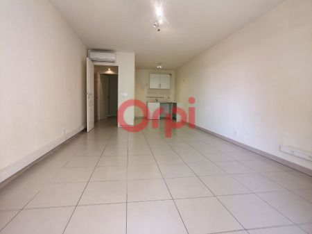 Location Appartement 3 pièces 58m² ST LAURENT DU VAR 06700 - Photo 2