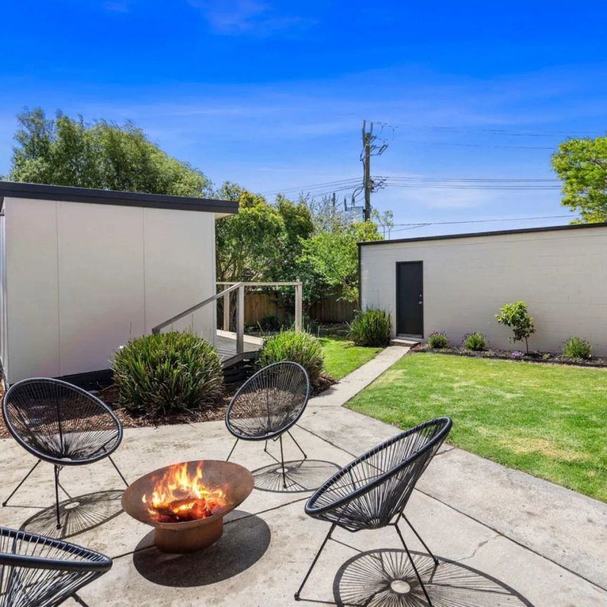 Gorgeous 3 Bedroom Home with Separate Home Office - Photo 1