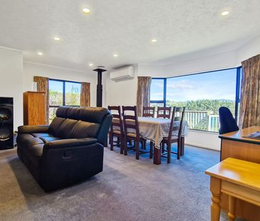 Welcome home to 35 Peppertree Lane. - Photo 2