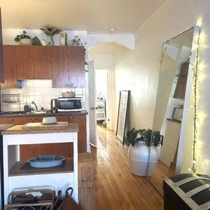 Charming 3½ in the Heart of Parc-Extension / Villeray - Photo 2