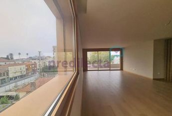 Apartamento T4 em Porto