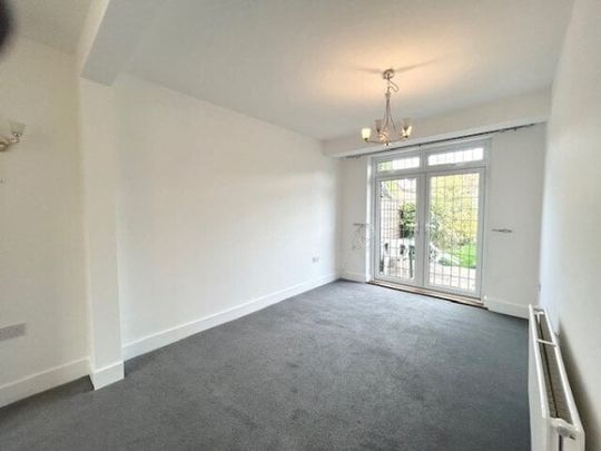 Beechfield Gardens, Romford. RM7 0EJ, Property for rent - Photo 1