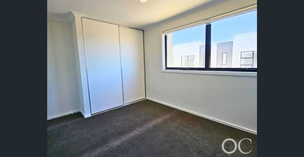 Open The Door to Convenient, Modern Living in Munno Para - Photo 1