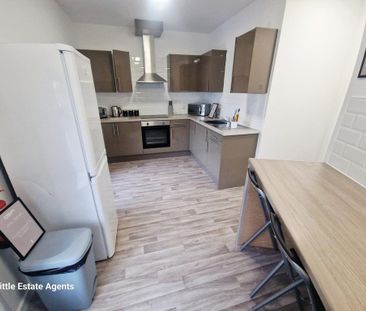 1 bedroom in a house share to rent - Photo 5