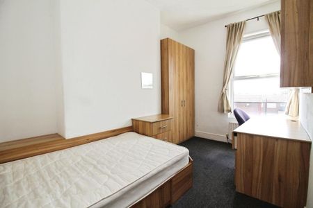 4 bedroom apartment to rent - Photo 5