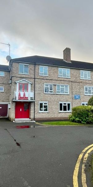 2 bedroom flat to rent - Photo 2