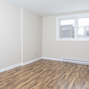 Complexe Du Parc I - Chambre - 110 Rue St-Francois Nord, Sherbrooke - Photo 2