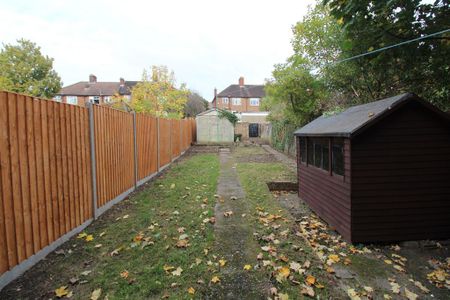 3 bedroom terraced house to rent - Photo 3