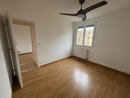 Location Appartement 4 pièces 78m² VALENCE 26000 - Photo 3