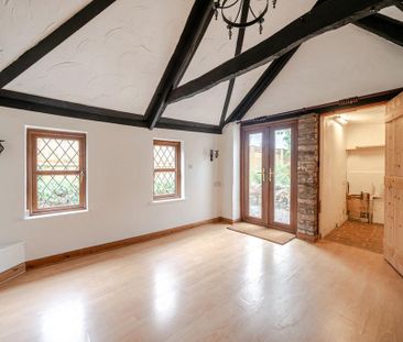 2 bedroom cottage to rent - Photo 1