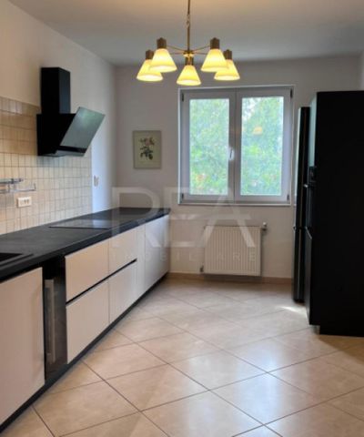 Vila de închiriat în zona Băneasa - Fotografie 2