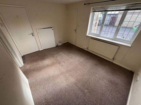 1 bedroom ground floor flat to rent - Photo 2
