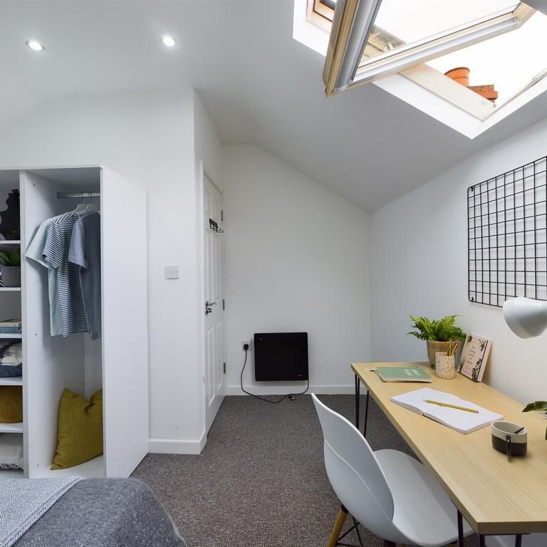 144 bedroom house share to rent - Photo 1