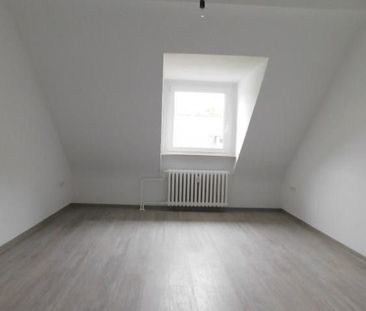 Schöne Dachgeschoss-Wohnung in Stadtnähe! - Foto 1