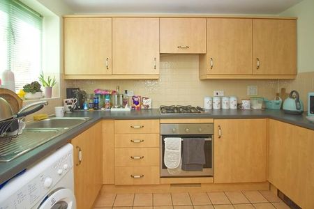 2 bedroom end of terrace house to rent - Photo 5