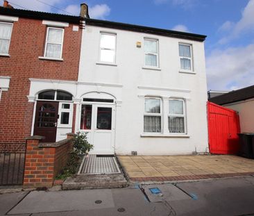3 Bed Semi-Detached House, Weybridge Road, CR7 - Photo 3