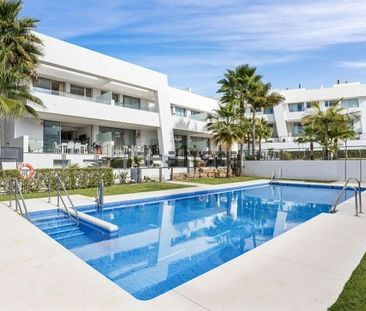 Alquiler de chalet adosado en Urbanizacion a Lindasol - Photo 3