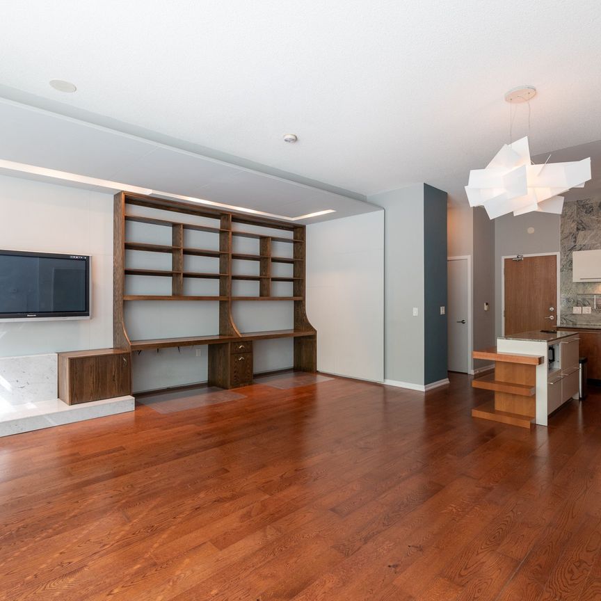 For Lease - 219 Fort York Boulevard Unit# 102, Toronto, Ontario - Photo 1