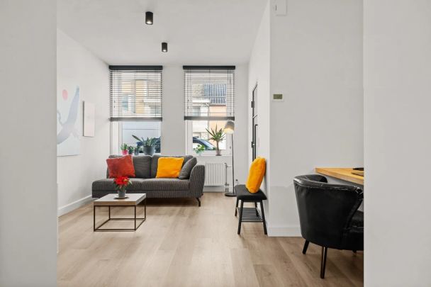 Mooi gerenoveerde woning met terrastuin *** PAS VRIJ VANAF 1 JANUARI, NIET VROEGER! - Photo 1