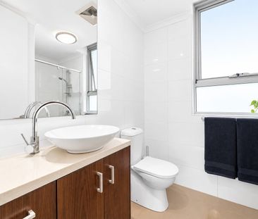 Oversized Apartment In The Heart Of Convenience - Photo 6