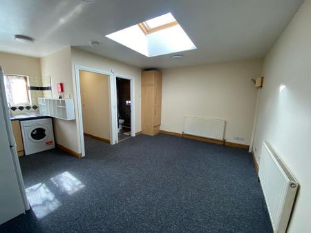 Studio to rent - Photo 2