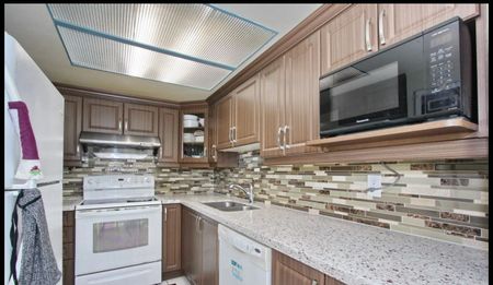 For Lease - 21 Markbrook Lane Unit# 307, Toronto, Ontario - Photo 5