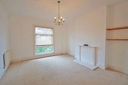 A 2 Bedroom Flat in Central Cheltenham GL50 3ED - Photo 5