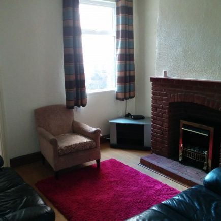 A Smart Pad for 5 at Staffs Uni - Photo 1