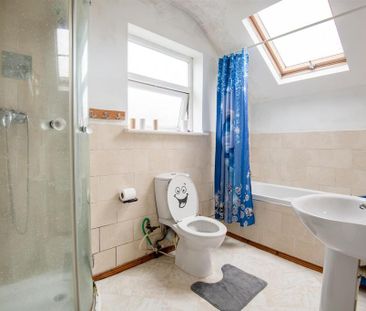 3 bedroom terraced house to rent - Photo 2