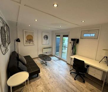 Barnway, Englefield Green, Egham, TW20 - Photo 1