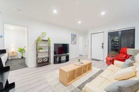 Move In Ready, Fully Furnished Home Steps from Bendigo Health - Photo 2