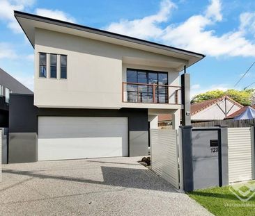 Spacious Family Home with Pool in Prime Graceville Location - Photo 6