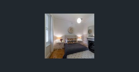 Character home full of vintage charm and style - Photo 2