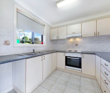Modern Two Bedroom Well Maintained Villa with Air Conditioning! - Photo 2