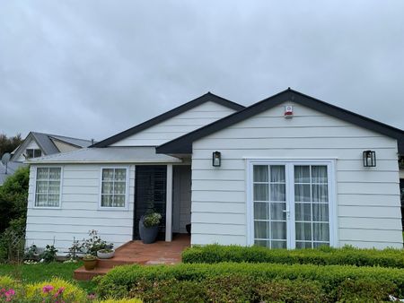 27 Abilene Crescent, Churton Park - Photo 2