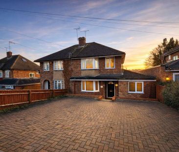 4 bedroom semi-detached house to rent - Photo 6