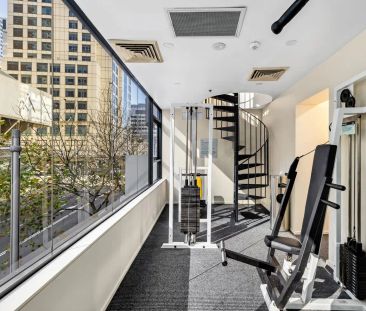 “Urban living in the renowned 'North' building” - Photo 6