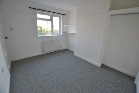 4 bedroom terraced house to rent - Photo 3