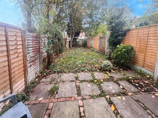 Lennox Gardens, Pennfields, Wolverhampton, WV3 - Photo 1