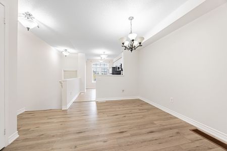 For Lease - 3356 Redpath Circle, Mississauga, Ontario - Photo 2