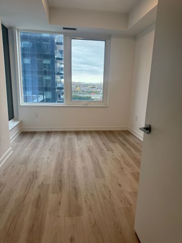 For Lease - 395 Square One Drive, Mississauga, Ontario - Photo 4