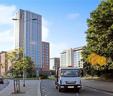 A 5th floor, 1 bed, apartment at the iconic Thames Quarter; a moder... - Photo 6