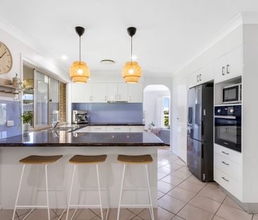 Spacious Family Home in Sought-After Aroona - Photo 4