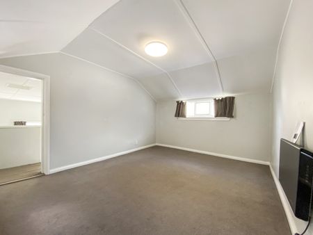 Welcome to 134a Riddiford Street. - Photo 2