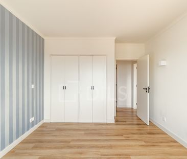 Apartamento T2, com vista mar e piscina, no Monte Estoril. - Photo 1